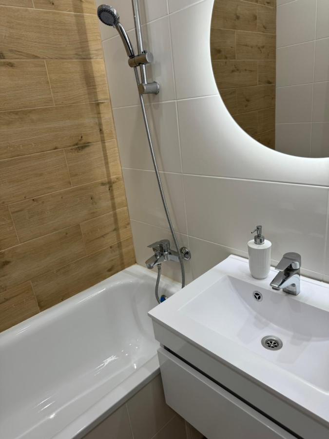 Люкс Апартаменты Cream Pearl На Подолье Vinnytsia Exterior photo